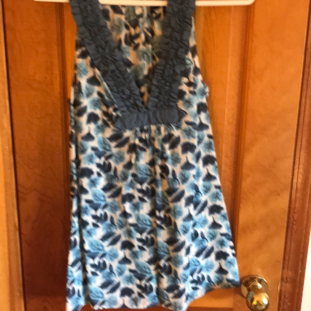 Adorable blue ruffled top